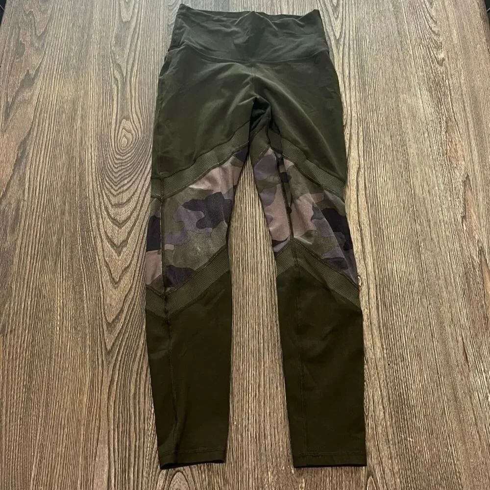 OFFLINE by Aerie The Hugging Legging Hi-Rise Pull-On Stretch Camo Green Size M